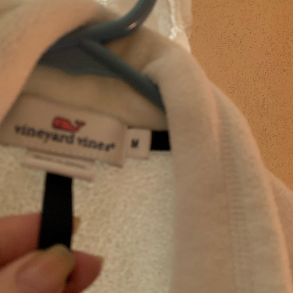 Vineyard Vines white vest - Picture 3 of 3